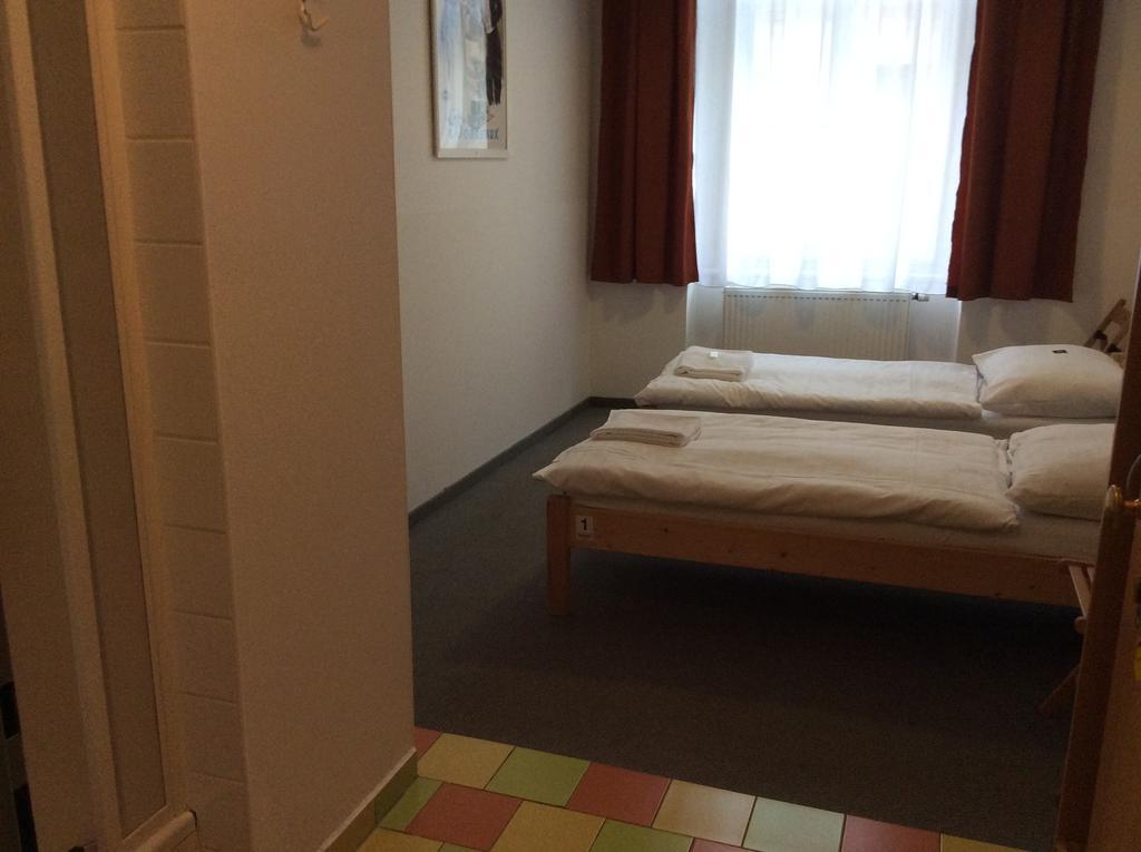 Travellers Hostel Praha מראה חיצוני תמונה